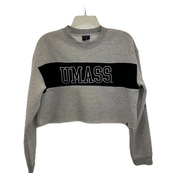 NWOT Hype and Vice UMASS Cropped Sweatshirt Womens Small Gray Black Colorblock - Picture 1 of 7